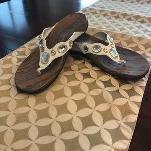 Vionic Eve sandal size 8